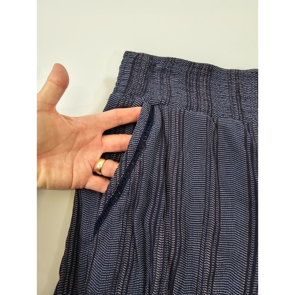 ALK Women's L Three Dots Printed Pull On Casual Shorts Stretch waist Comfort EUC - Picture 2 of 6